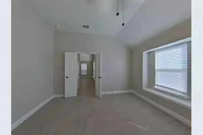 625 Fox View Drive, Fort Worth, TX 76131 - Photo 4