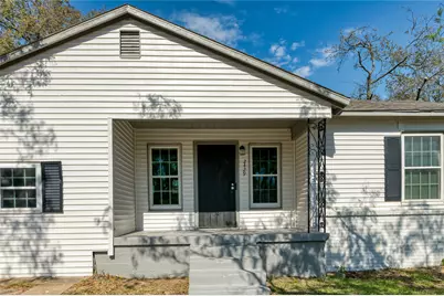 2429 Stephen Lee Drive, Fort Worth, TX 76119 - Photo 2