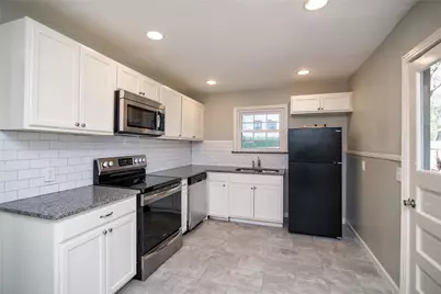 2429 Stephen Lee Drive, Fort Worth, TX 76119 - Photo 10