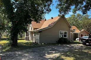 910 W Long St, Stephenville, TX 76401 - Photo 2