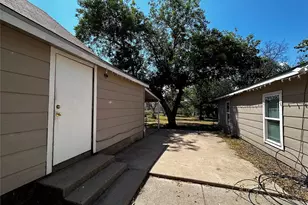 910 W Long St, Stephenville, TX 76401 - Photo 38