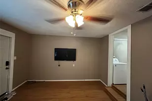 910 W Long St, Stephenville, TX 76401 - Photo 4