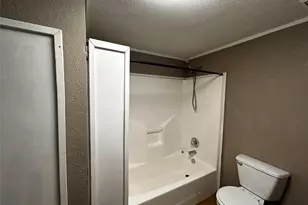 910 W Long St, Stephenville, TX 76401 - Photo 14