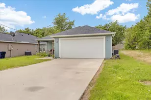 311 W Oak St, Whitewright, TX 75491 - Photo 2