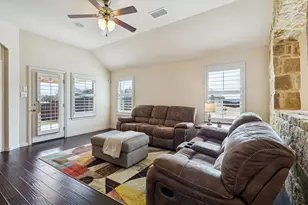 1517 Martin Creek Dr, Little Elm, TX 75068 - Photo 10