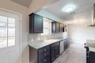 1716 Carla Ave, Arlington, TX 76014 - Photo 8