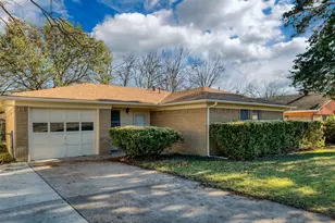 502 Brown St, Waxahachie, TX 75165 - Photo 2