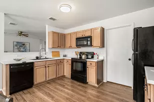 12411 Natalie Dr, Balch Springs, TX 75180 - Photo 8