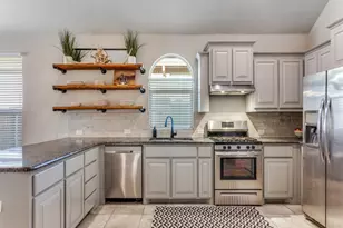 9301 Bronze Meadow Dr, Fort Worth, TX 76131 - Photo 10