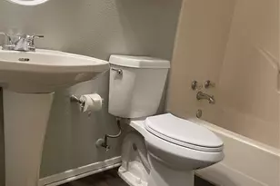 902 W Hickory St, Denton, TX 76201 - Photo 6