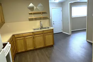 902 W Hickory St, Denton, TX 76201 - Photo 4