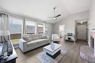 308 Moss Hill Dr, Arlington, TX 76018 - Photo 2