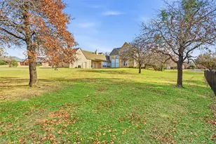 2829 Bent Oaks Dr, Burleson, TX 76028 - Photo 36