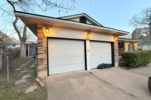 3444 Oak Creek Cir, Dallas, TX 75227 - Photo 2