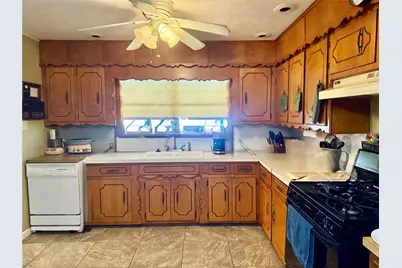 409 10th, Nocona, TX 76255 - Photo 4