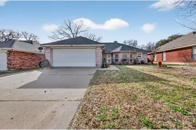 6204 Meadowmere Lane, Arlington, TX 76001 - Photo 1