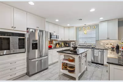 409 Shadow Mountain Drive, Woodway, TX 76712 - Photo 6