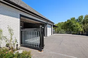 3015 Forestwood Dr, Arlington, TX 76006 - Photo 38