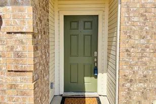 329 Hacienda Dr, Waxahachie, TX 75165 - Photo 2