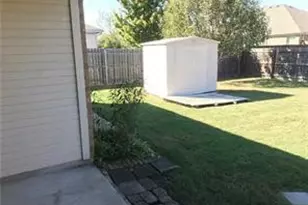 329 Hacienda Dr, Waxahachie, TX 75165 - Photo 16