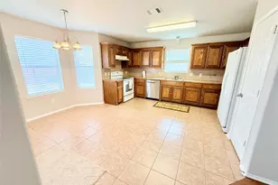 329 Hacienda Dr, Waxahachie, TX 75165 - Photo 6