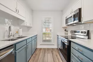 1049 Roaring Springs Rd, Fort Worth, TX 76114 - Photo 10