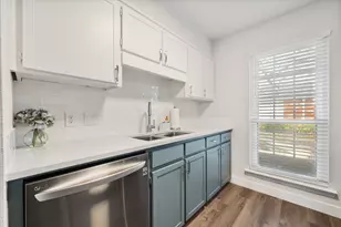 1049 Roaring Springs Rd, Fort Worth, TX 76114 - Photo 12