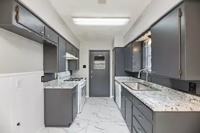 8013 Emerald Hills Way, North Richland Hills, TX 76180 - Photo 10