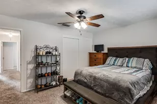 11 E Townhouse Ln, Grand Prairie, TX 75052 - Photo 14