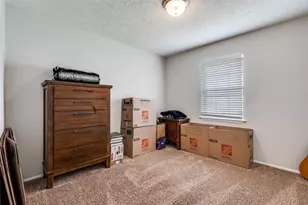 11 E Townhouse Ln, Grand Prairie, TX 75052 - Photo 12