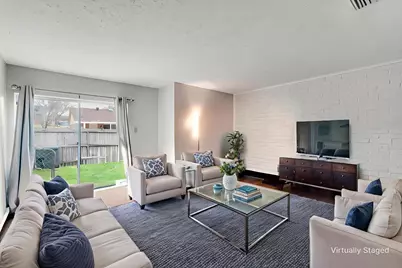 11 E Townhouse Lane #26, Grand Prairie, TX 75052 - Photo 2