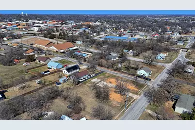 300 S Mill Street, Bowie, TX 76230 - Photo 8