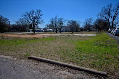 300 S Mill Street, Bowie, TX 76230 - Photo 4