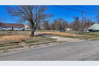 300 S Mill Street, Bowie, TX 76230 - Photo 10