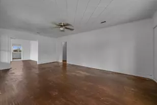 817 Marion Ave, Fort Worth, TX 76104 - Photo 4