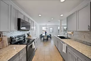 1120 Bumble Bee Dr, Lancaster, TX 75134 - Photo 10