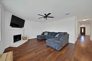 1120 Bumble Bee Dr, Lancaster, TX 75134 - Photo 14