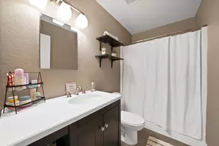 1120 Bumble Bee Dr, Lancaster, TX 75134 - Photo 22