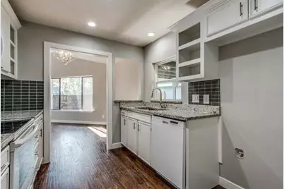 514 Hunters Glen Street, Lewisville, TX 75067 - Photo 2