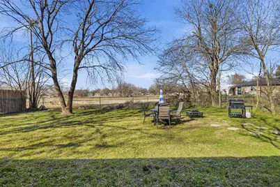 1015 N Howeth Street, Gainesville, TX 76240 - Photo 34