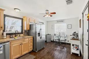 1015 N Howeth St, Gainesville, TX 76240 - Photo 18