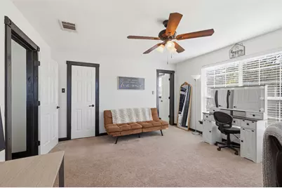 1015 N Howeth Street, Gainesville, TX 76240 - Photo 28
