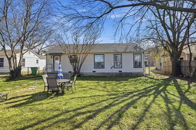 1015 N Howeth Street, Gainesville, TX 76240 - Photo 32