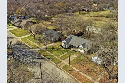 1015 N Howeth Street, Gainesville, TX 76240 - Photo 36