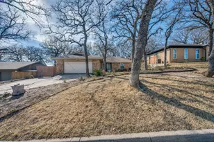 7021 Crabtree Ln, North Richland Hills, TX 76182 - Photo 2