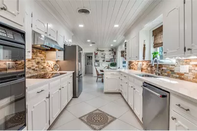 1710 N Dickerson, Pantego, TX 76013 - Photo 10