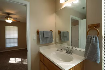 704 S Dewey Avenue, Sherman, TX 75090 - Photo 14