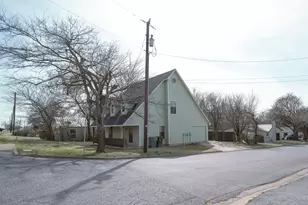 704 S Dewey Ave, Sherman, TX 75090 - Photo 28