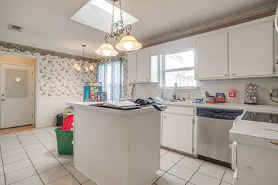 612 Melbourne Court, Hurst, TX 76053 - Photo 10