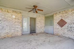 612 Melbourne Ct, Hurst, TX 76053 - Photo 14